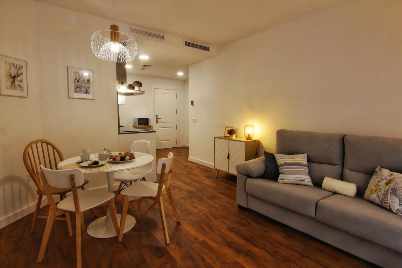 Apartamentos Almada 사라고사 외부 사진